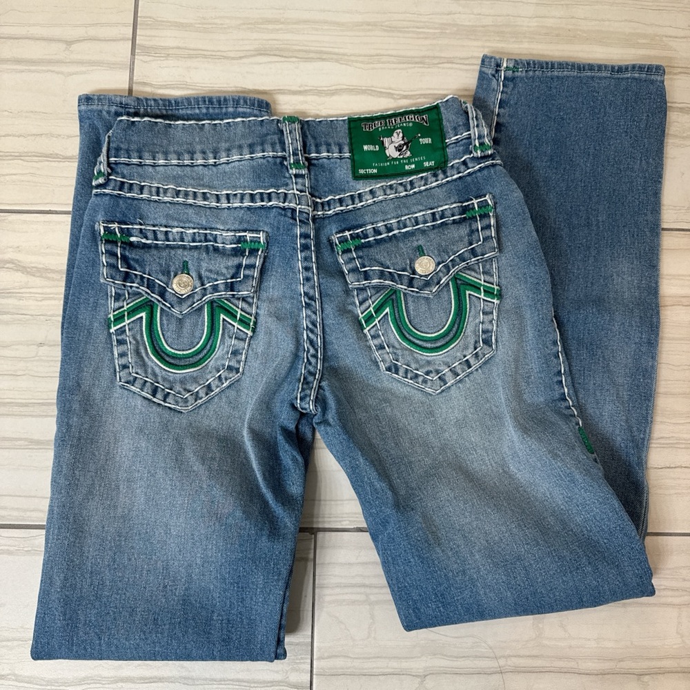 RARE GREEN STITCH STRAIGHT LEG TRUE RELIGION JEANS/ ONE OF ONE 💚